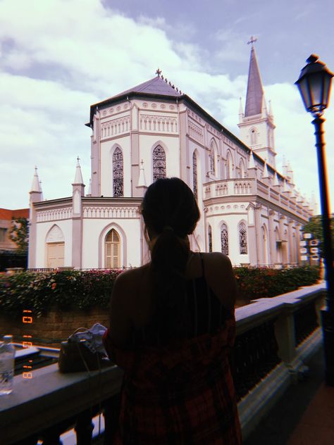 Singapore’s vintage Chijmes Chapel. #grand #glorious #reigning #beautifuldestinations #photography #ponytail #eyesup #inspopics #inspo #inspiration #aesthetic #inspire #colorscheme #contrastingarchitecture #contrast #uponthecross #vintage #vintagestyle #vintagephotography #vintagephotoshoot #destination Chijmes Singapore Photography, Singapore Aesthetic, Singapore Photography, Vintage Photoshoot, Inspiration Aesthetic, Senior Pics, Pose Ideas, Vintage Photography, Builder Website