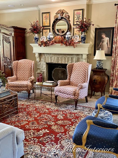 Americana Living Rooms, Traditional Style Living Room, Fall Blue, Antique Candle Sticks, Fall Living Room, Blue And White Vase, Country Living Room, Blue Sofa, Traditional Living