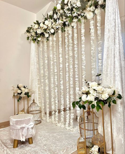 Nikkah Wall, Nikkah Curtain, Home Nikkah Decor, Simple Nikkah Decor At Home, Small Nikkah Ideas, Nikkah Stage, Pakistani Wedding Stage, Maket Pasta, Nikkah Ideas