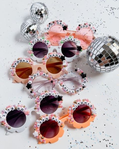 Halloween Glasses, Halloween Gender Reveal, Beaded Sunglasses, Baseball Mom Gifts, Halloween Cookies Decorated, Cookie Decorating Party, Fall Bead, Holiday Hack, Flower Sunglasses