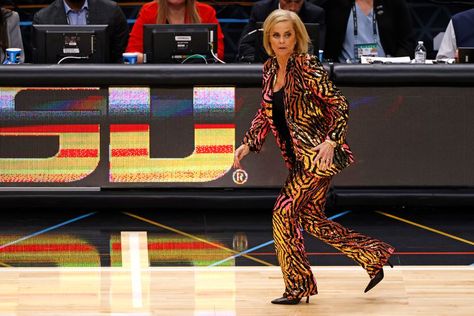 Lsu Womens Basketball, Kim Mulkey, French Outfits, Coach Outfits, Vibrant Outfits, Sporty Street Style, Pumpkin Outfit, Professional Work Outfit, Baton Rouge Louisiana