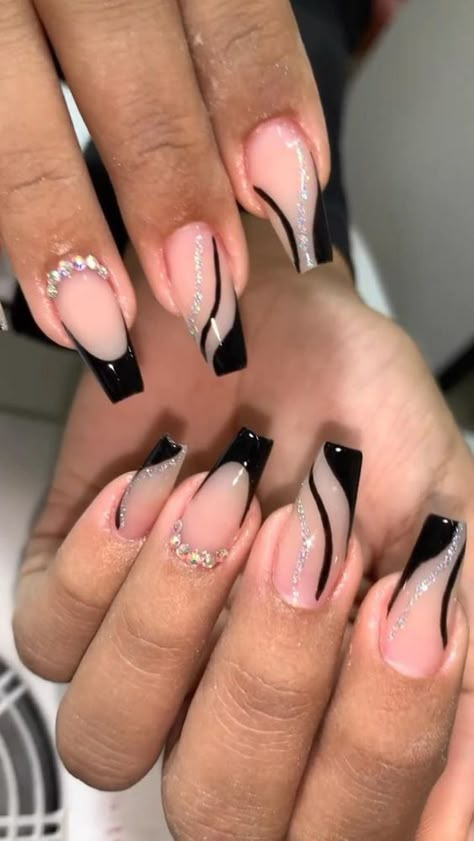 Black Nail White Design, Black Tip Nail Designs Short, Black And Gold Nail Designs Square, Black Nails Fancy, Black Nail Gel Designs, Black And Sliver Nails For Birthday, Nails For Prom Black Dress, Black Nails With Glitter Tips, Two Color Nail Design