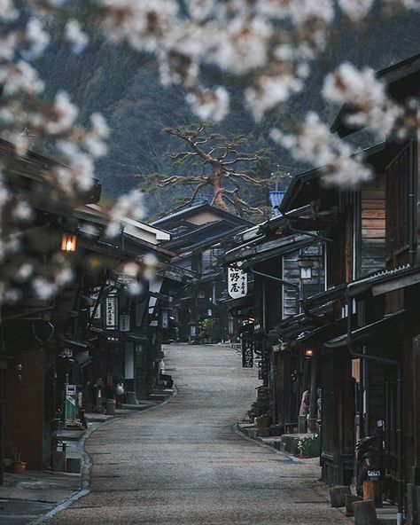 111 Real-Life Photos That Look Like Movie Sets Or Video Games | Bored Panda Japan Village, Sutro Tower, Japanese Town, Realism Artists, Nara Japan, Movie Set, Tokyo Hotels, Night Forest, Japan Trip