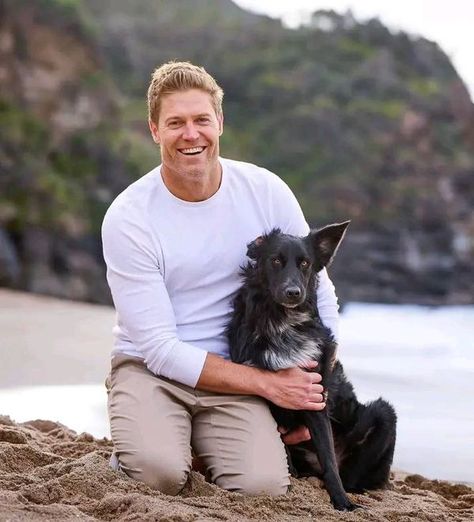 Dr. Chris Brown Bondi Vet Fan Group | Oh Dr.Chris, you have such an amazing smile | Facebook Bondi Vet, Dr Chris Brown, Handsome Dog, Animal Doctor, Chris Brown, Animal Planet, Fan, Animals, Quick Saves