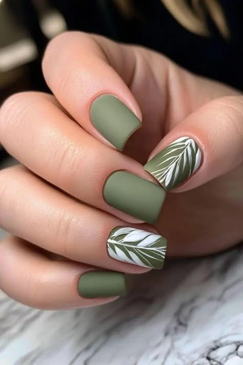 Fall Nails With Green, Green Fall Nail Designs, Green Matte Nails, Green Square Nails, Fall Green Nails, Fall Matte Nails, Fall Nail Styles, Forest Green Nails, Green Nails Designs