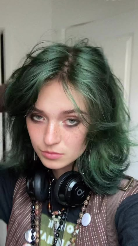 bee(@bumblephiion TikTok25.2M Likes650.8K Followers18ukclothesthe cure enthusiastcontacts/instagram below☠️.Watch the latest video from bee(@bumblephii). Dyed Hair Inspiration, Hair Dye Ideas, Dye Colors, Hair Dye Colors, Dye My Hair, Hair Inspiration Color, Cut My Hair, Cool Hair, Hair Inspo Color