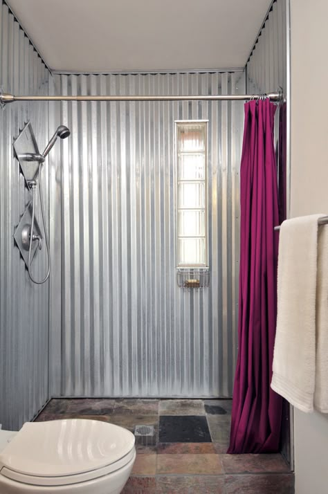 Image 7 of 11 from gallery of Rothstein-Meckler House / Praxis Architects Inc. Photograph by Laurie Allegretti Galvanized Shower, Baie Vintage, Mobile Home Living, Casa Country, Industrial Bathroom, Rustic Bathrooms, Corrugated Metal, Basement Bathroom, Metal Building Homes