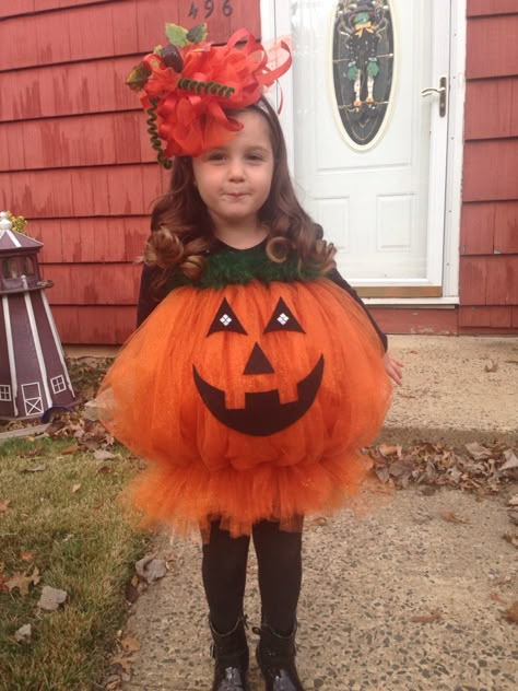 Pumpkin Patch Costume Family, Diy Infant Pumpkin Costume, Pumpkin Princess Costume, Woman Pumpkin Costume, Homemade Pumpkin Costume, Costume Halloween Bambini, Diy Pumpkin Halloween Costume, Diy Toddler Pumpkin Costume, Diy Pumpkin Costume Kids