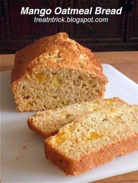 Mango Oatmeal Bread This is a delicious sweet quick bread made using dietary fiber rich rolled oat, plain flour and mango. Angel Bread, Sweet Quick Bread, Veggie Bread, Mango Oatmeal, Tea Breads, Mango Bread, Mango Desserts, Mango Recipe, Malaysian Dessert