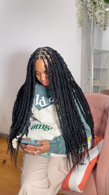 Shasha Locs Hairstyles, Ocean Locs Hairstyle, Individual Locs, Hair Shells Locs, Sasha Locs Lush Styles, Loc Styles With Shells, Island Locs, Ocean Locs, Butterfly Locs With Shells