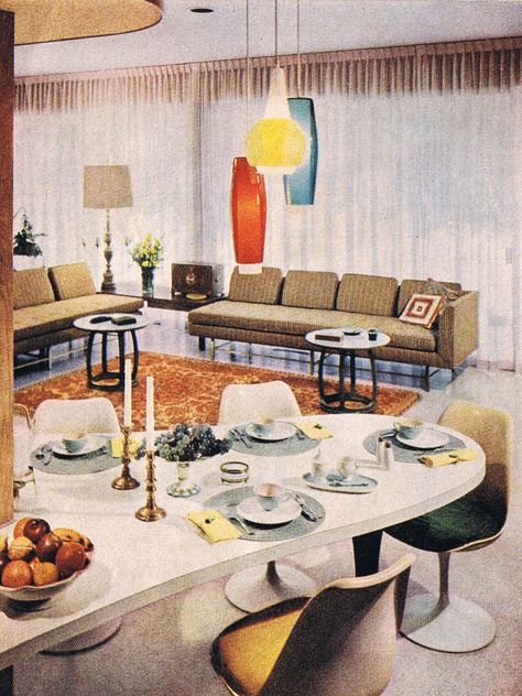 MCM open concept kitchin / family room with fabulous breakfast bar Family Room Lamps, 50s Home, Sala Vintage, Retro Rooms, Mid Century Modern Chandelier, Room Lamps, Concept Kitchen, Living Vintage, Mid Century Living