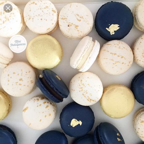 White And Blue Macarons, Black And White Macarons, Gold Macaroons, Wedding Macaron, Macarons Wedding, White Macarons, Champagne Macarons, Blue Macarons, Gold Macarons