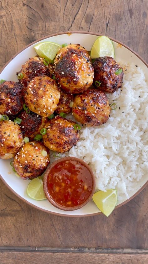 Mason Woodruff, Sweet Chili Chicken, Chili Chicken, Healthier Options, Chicken Meatballs, Lime Wedge, Sweet Chili, Healthy Options, Carb Recipes