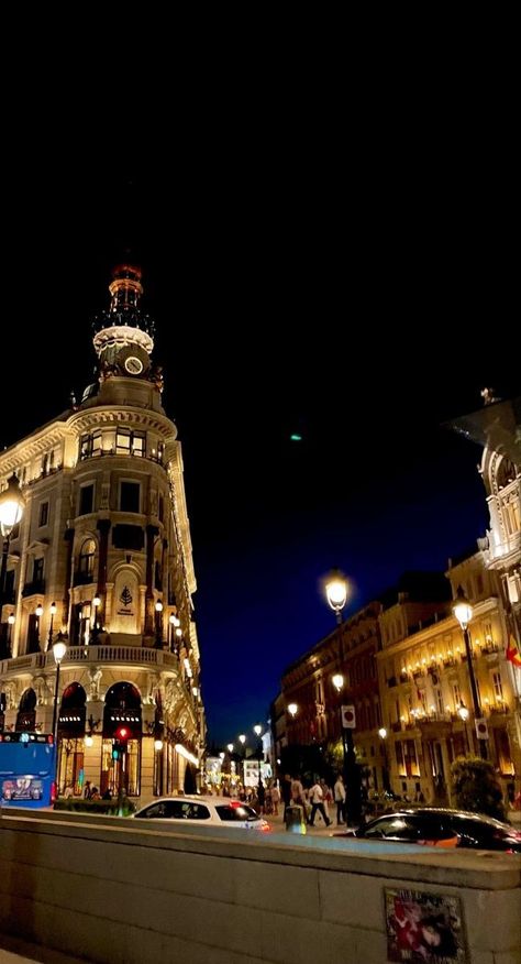 Madrid Spain Aesthetic, Madrid Aesthetic, Somewhere In Northern Italy 1983, Lights At Night, Spain Aesthetic, Madrid City, Madrid Travel, Dream Travel Destinations, World Cities