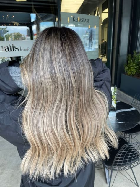 Blonde Babylights Dark Roots, Balage Hair Blonde Balayage Dark Brown, Hair Inspo To Show Hairdresser, Blonde Airtouch On Dark Hair, Blonde Balayage Black Roots, Bright Blonde Balayage On Brown Hair, Sandy Blonde Balayage Dark Roots, Blonde Balayage On Dark Hair Straight, Biscuit Blonde Balayage