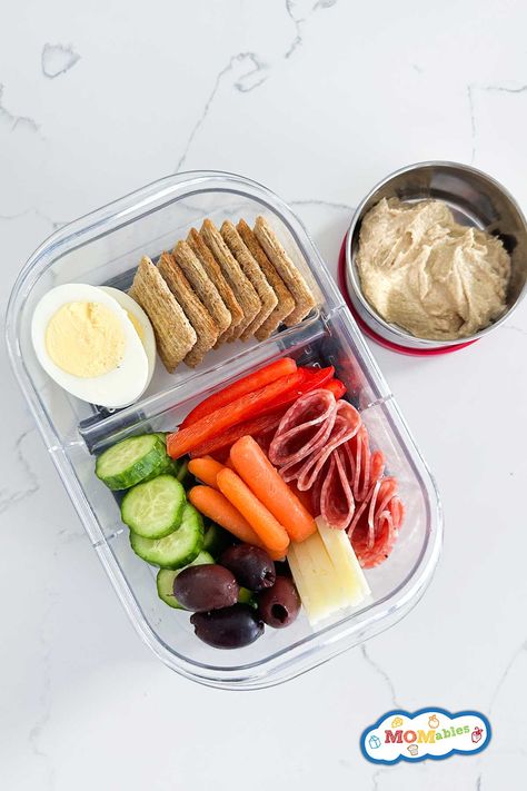 5-Minute Charcuterie Lunchable | MOMables School Lunch Ideas Healthy Charcuterie, Charcuterie Lunch, Tzatziki Dip, Turkey Sandwiches Recipes, Turkey Roll Ups, Ensalada Caprese, Healthy Packed Lunches, Box Lunches, Filling Lunch