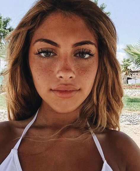 P I N T E R E S T : @brookeriley_ Natural Makeup For Brown Eyes, Tanned Makeup, Natural Everyday Makeup, Sunkissed Skin, Smink Inspiration, Makeup Hacks, Beauty Goals, Tan Skin, Natural Makeup Looks