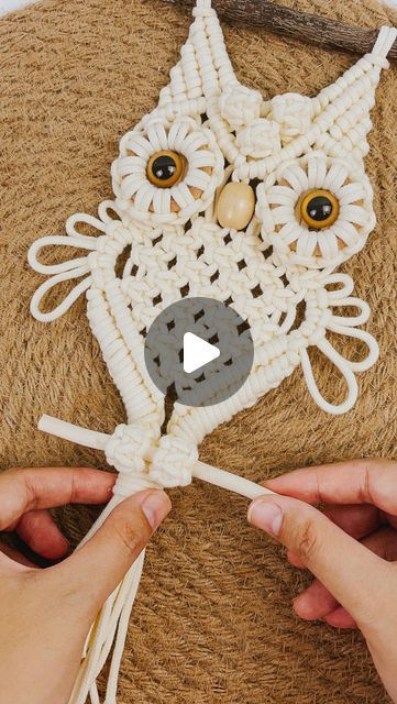 Macrame Owl Pattern Free, Owl Macrame, Crochet Owls, Macrame Owl, Macrame Wall Art, Modern Macrame, Macrame Decor, Bohemian Living, Macrame Art