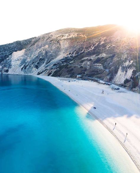 3,490 Likes, 41 Comments - Spiagge da Sogno (@spiagge.da.sogno) on Instagram: “Myrtos Beach, Cefalonia, #Grecia 🇬🇷 ☀️ 🏝️ ➖➖➖➖➖➖➖➖➖➖ 📸 @jamespho7ography” Greece Tourist Attractions, Ancient Greece Aesthetic, Myrtos Beach, Kefalonia Greece, Greece Beach, Greece Travel Guide, Sky Mountain, Greece Travel, Greek Islands