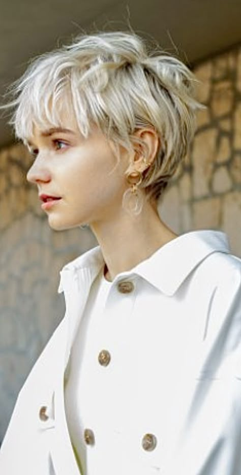 Kort Bob, Hair Styles Men, Shaggy Short Hair, Really Short Hair, Hair Styles For Women, Messy Short Hair, Short Grey Hair, Trendy Short Haircuts, Edgy Short Hair