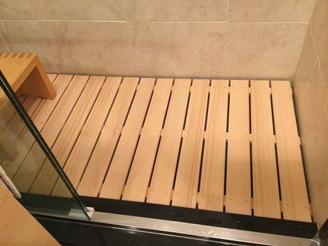 Japanese Ofuro, Wood Shower Mat, Ipad Pics, Japanese Bathtub, Concrete Shower, Shoji Doors, Japanese Bathroom, Hinoki Wood, Garden Shower