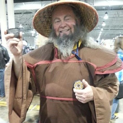 Uncle Iroh Cosplay from ATLA, photo by elementalsight on Instagram | at Anime North 2014 | Avatar: The Last Airbender Uncle Iroh, Avatar Cosplay, Asami Sato, Blue Spirit, Air Bender, Epic Cosplay, Avatar The Last Airbender Art, Team Avatar, Avatar Airbender