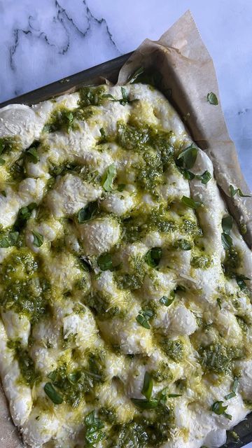 Pesto Focaccia, Focaccia Dough, Foccacia Recipe, Burrata Recipe, Pesto Bread, Foccacia Bread, Dream Bakery, Sundried Tomato Pesto, Focaccia Bread Recipe