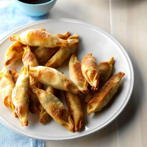 Algona Iowa, Wonton Wrapper Recipes Appetizers, Wonton Wrapper Recipes, Wonton Cups, Won Ton, Toasted Ravioli, Wonton Recipes, Dipping Sauces Recipes, Pot Stickers