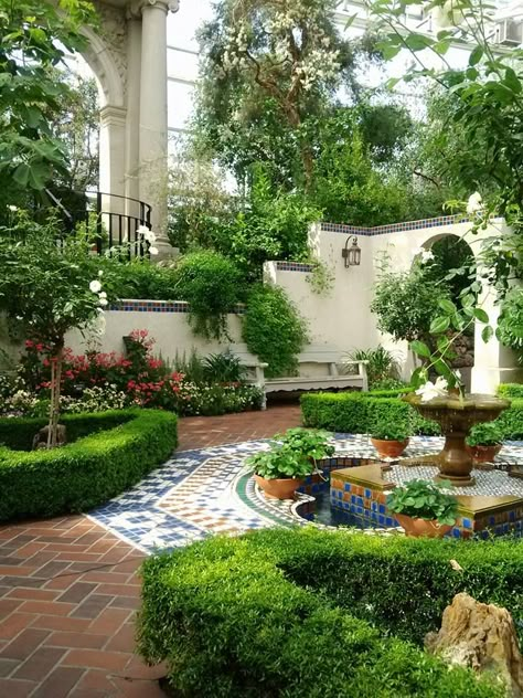 Spanish Garden, Small Courtyard Gardens, Courtyard Gardens Design, Small Courtyards, Italian Garden, Have Inspiration, The Secret Garden, Mediterranean Garden, Whimsical Garden