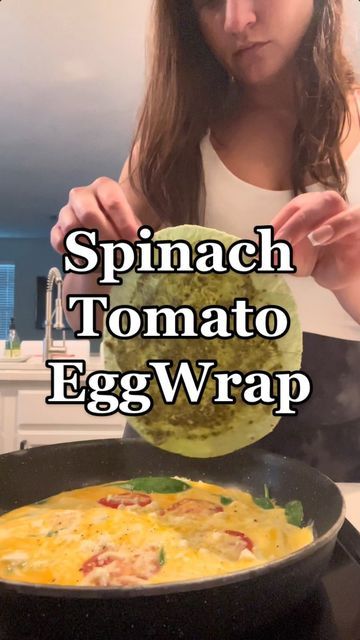 Spinach Egg Quesadilla, Pesto Egg Wrap, Spinach Egg Tortilla Recipe, Spinach Egg Breakfast Sandwich, Breakfast Spinach Wrap, Tomato Wrap Recipes, Egg Tomato Spinach Breakfast, Breakfast Egg Wrap Ideas, Spinach Tortilla Wraps Lunch Ideas