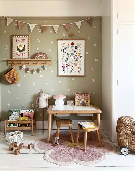 Creative Kids Rooms, Daisy Fabric, Kids Rooms Inspo, Kids Room Inspiration, Toddler Bedrooms, Wall Stickers Kids, Big Girl Rooms, Kids Room Design, Toddler Room