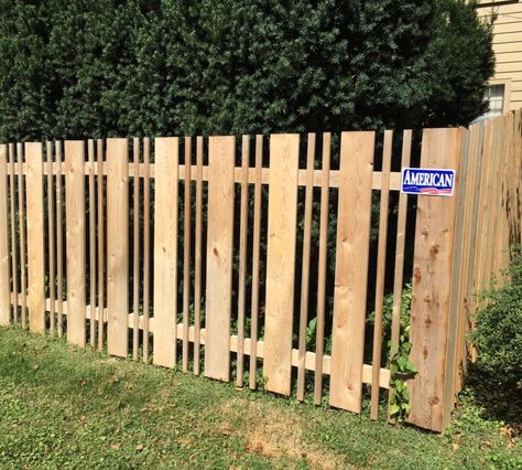 Wood Decorating Ideas, Wooden Picket Fence, Wood Picket Fence, Wood Fence Design, Fence Pickets, Modern Fence Design, Privacy Fence Designs, Yard And Garden, Fence Styles