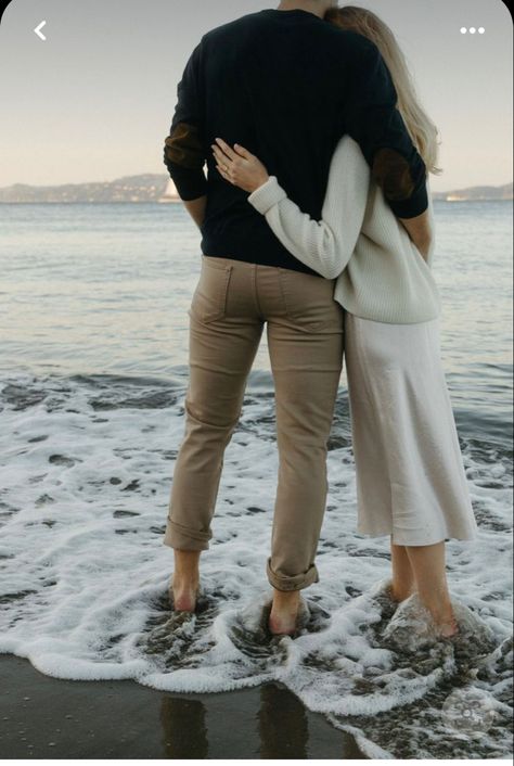 Elegant Beach Engagement Photos, Engagement Photo Shoot Beach, Engagement Pictures Beach, Couple Beach Pictures, Engagement Photoshoot Ideas, Wedding Stories, Modern Wedding Photography, Engagement Inspo, Engagement Session Outfits