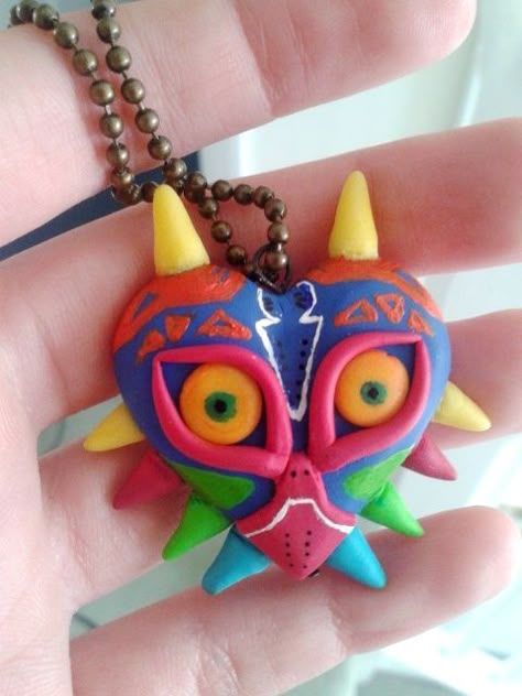 Majora's Mask clay pendant Polymer Clay Zelda, Geeky Craft, Geek Crafts, Polymer Crafts, Cute Polymer Clay, Polymer Clay Necklace, Clay Art Projects, Clay Figures, Cute Clay