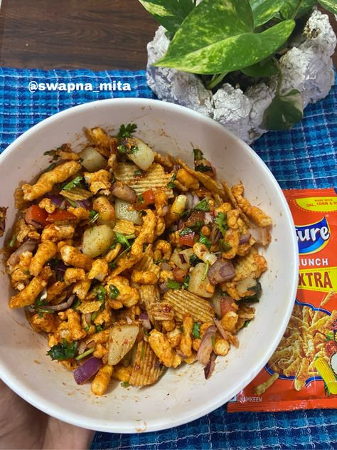 Kurkure, Bingo tedhe medhe, Lay's magic masala and potatoes chat♥️ Evening snacks idea 💡..... Inspiredred by @chahat_anand Follow and support me : @assamese_food_ & @swapna_mita #laysindia #kurkure #kurkurechaat #kurkure #bingotedhemedhe #chat #indianchat #indianchaat #eveningchai #india #bangalorefoodies #swapnamitaphukan #assamesefoodblogger #assamesefoodie #guwahatiblogger #guwahatifoodie #guwahatifood #delhichaat #indianfood #reels #reelsinstagram #reeltoreel #reel #reelindia Kurkure Momos Snapchat, Evening Snacks Snap, Indian Home Made Food Snapchat, Kurkure Snapchat, Kurkure Snap, Kurkure Chat, Shiva Raavi, Assamese Food, Chat Recipes