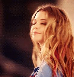 wren vanders // 17 (sasha pieterse) Sasha Pieterse Geek Charming, Sasha Pieterse Gif, Alison Dilaurentis Gif, Alison Pretty Little Liars, Geek Charming, Good Luck Chuck, 90s Grunge Hair, Alison Dilaurentis, Sasha Pieterse