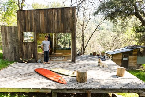 Since first starting this series, we’ve been haunted by images of Mason St. Peter and Serena Mitnik-Miller’s cabin hideaway perched in a hillside of Topanga Canyon and have been eager to see it firsthand. As you can imagine, the creative architect-artist duo—who own the carefully curated General Store with locations in San Francisco and Venice—are sure to create the stylish space of our dreams. This little DIY project defines the term “surf shack” in our eyes. Surfer Home, Surf Shacks, Treehouse Cabins, Topanga Canyon, New York City Apartment, Surf Shack, City Apartment, Cozy Place, Prefab Homes