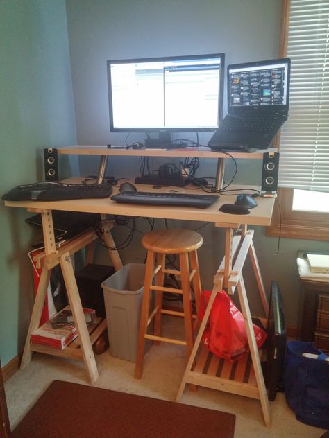 Diy Standing Desk, Office Diy, Desk Cover, Apartment Diy, Diy Office, My Workspace, Wood Working For Beginners, Wire Shelving, Ikea Hacks