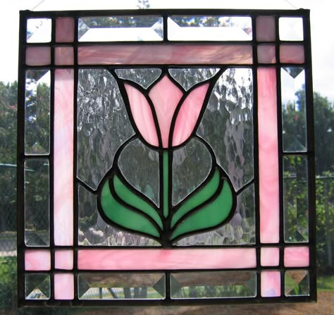 simple pink tulip Flower Stained Glass, Stained Glass Quilt, زجاج ملون, Stained Glass Paint, Tiffany Stained Glass, Stained Glass Decor, Stained Glass Flowers, Stained Glass Diy, Stained Glass Crafts