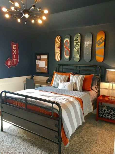 Teen Boy Bedroom Decor, Teenager Bedroom Boy, Teenage Boy Room, Boys Bedroom Makeover, Hale Navy, Boy Bedroom Design, Teen Boy Bedroom, Basement Bedrooms, Toddler Rooms