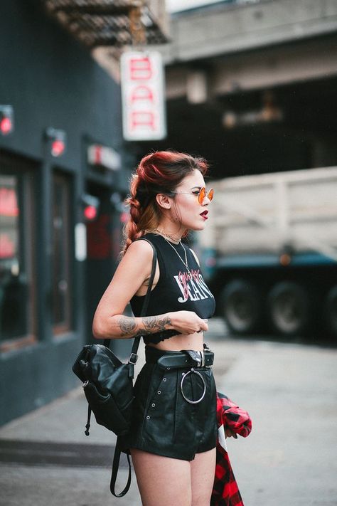 5 TIPS TO WEAR BLACK IN SUMMER Look Grunge, Sun Goddess, Fashion 90s, Rock Outfits, Summer Ideas, New Rock, Stay True, Grunge Style, Style Summer