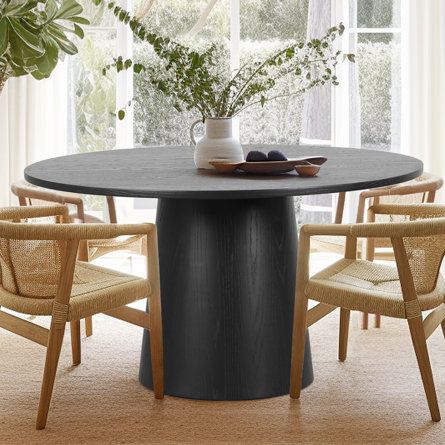 Black Table Light Wood Chairs, Black Round Table And Chairs, Circle Kitchen Table Black, Black Dining Table With Wood Chairs, Black Round Dining Table Decor Ideas, Black Table Wood Chairs, Black Dining Table Styling, Round Black Kitchen Table, Black Round Table Dining