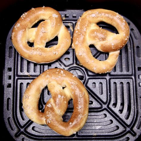 Homemade Yeast, Soft Pretzel Recipe, Mall Food Court, Yeast Dough, Homemade Pretzels, Homemade Soft Pretzels, Air Fried Food, Air Fryer Oven Recipes, Air Fry Recipes