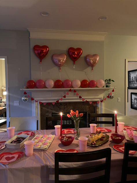 Romcom Birthday Party, Valentines Day Party Aesthetic, Birthday House Party Ideas, Dinner Party Planning, Soiree Party, Winter Dinner Party, Seventeenth Birthday, Casino Party Foods, Galentines Party