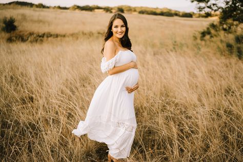 Maternity Photoshoot White Dress, Photoshoot White Dress, Bohemian Maternity Dress, Bohemian Photoshoot, Maternity Boho, Bohemian Maternity, Boho Maternity, White Bohemian, Maternity Outfits