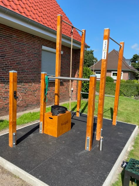 Calisthenics Bars Diy, Outdoor Gym Ideas Backyards Diy, Dip Bar Workout, Pullup Bar Diy, Diy Outdoor Gym, Outdoor Gym Ideas Backyards, Backyard Gym Diy, Patio Gym, Outdoor Home Gym