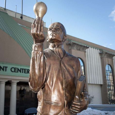 Statue of Iconic Inventor Lewis Latimer Will Stay Put, Thanks to Push Back from Local Black Leaders Lewis Howard Latimer, Lewis Latimer, African American Inventors, Black Leaders, Black Knowledge, Inventors, Real Hero, Bronze Statue, African American History