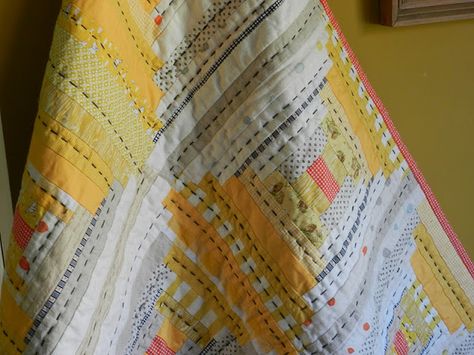 Courthouse Steps Quilt Pattern, Courthouse Steps Quilt, Hand Quilting Designs, Quilt Stories, Quilt Big, Yellow Quilts, Log Cabin Quilts, Fall Quilts, Log Cabin Quilt