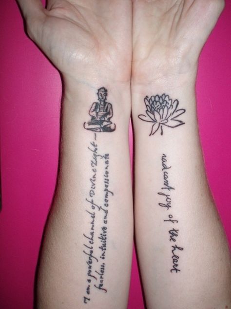 60 Most Beautiful And Breathtaking Small Wrist Tattoos Design Ideas To Make You Jealous » Buddha Tattoo For Women, Small Buddha Tattoo, Lokah Samastah Sukhino Bhavantu, Tato Tradisional, Simple Tattoos For Women, Yoga Tattoos, Buddha Tattoos, Tattoo On Hand, Buddha Tattoo