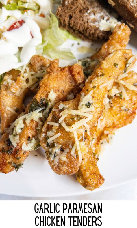 Garlic Parmesan Chicken Tenders, Panko Chicken Tenders, Garlic Fried Chicken, Parmesan Chicken Tenders, Chicken Finger Recipes, Chicken Strip Recipes, Fried Chicken Strips, Breaded Chicken Tenders, Garlic Parmesan Sauce